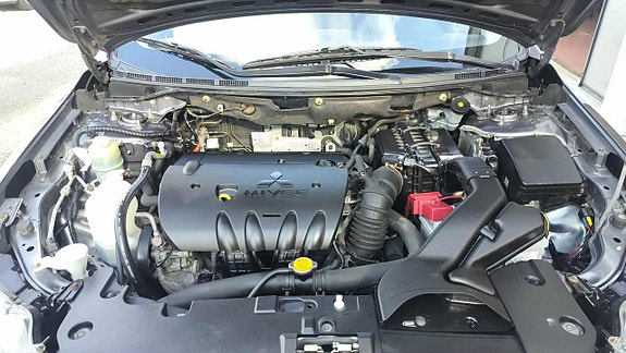 Mitsubishi Lancer 9 of 12