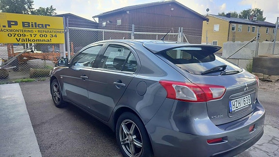 Mitsubishi Lancer 6 of 12