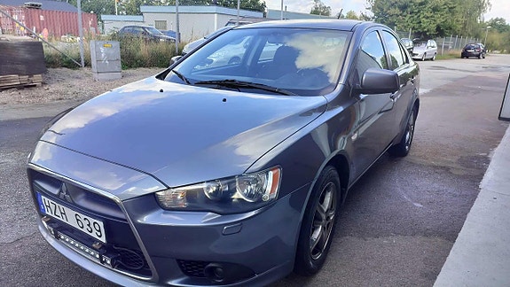Mitsubishi Lancer 8 of 12