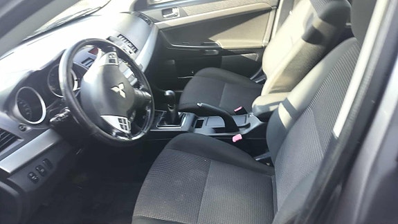 Mitsubishi Lancer 12 of 12