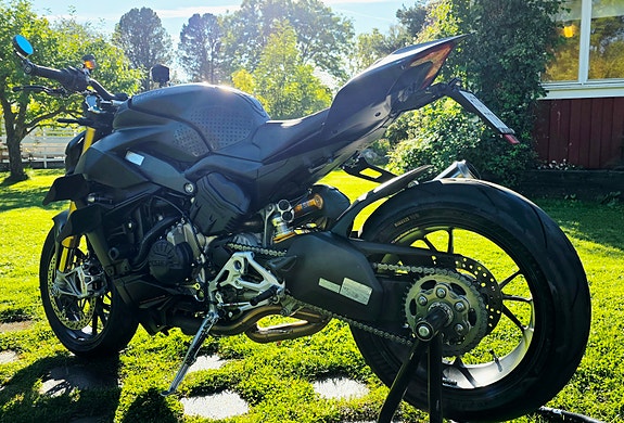 Ducati Streetfighter V4S 4 of 5