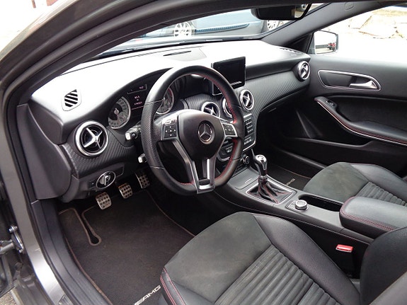 Mercedes-Benz A180 4 of 5