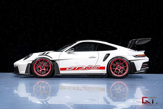 Porsche 911 4 of 5