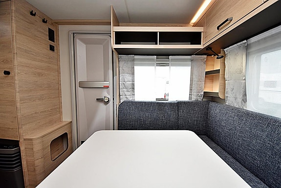 Weinsberg 450 FU CaraOne, Dubbelbädd 10 of 27