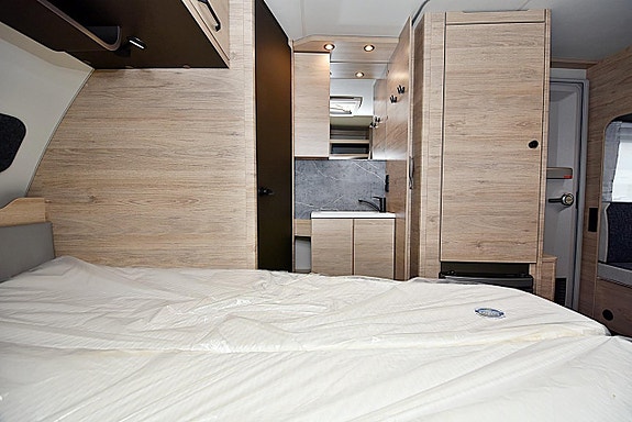 Weinsberg 450 FU CaraOne, Dubbelbädd 16 of 27