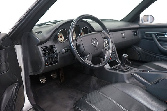 Mercedes-Benz SLK230 9 of 13