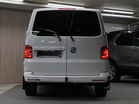 Volkswagen Caravelle 8 of 19