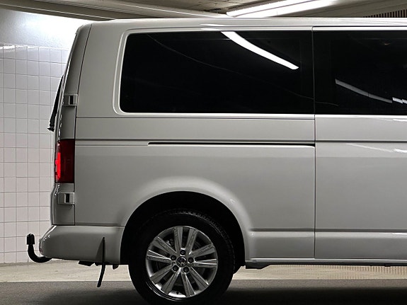 Volkswagen Caravelle 13 of 19