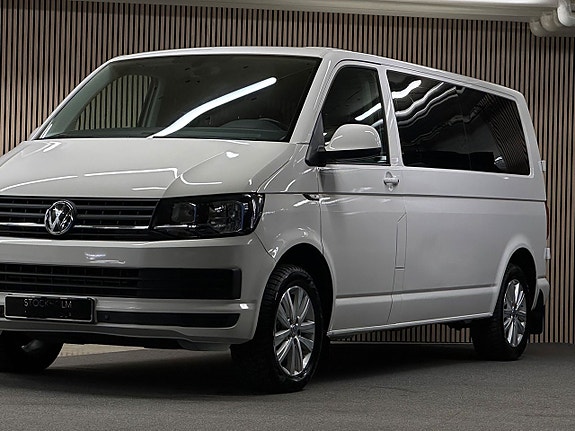 Volkswagen Caravelle 3 of 5