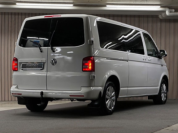 Volkswagen Caravelle 7 of 19