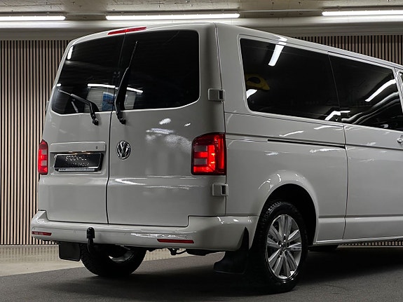 Volkswagen Caravelle 10 of 19