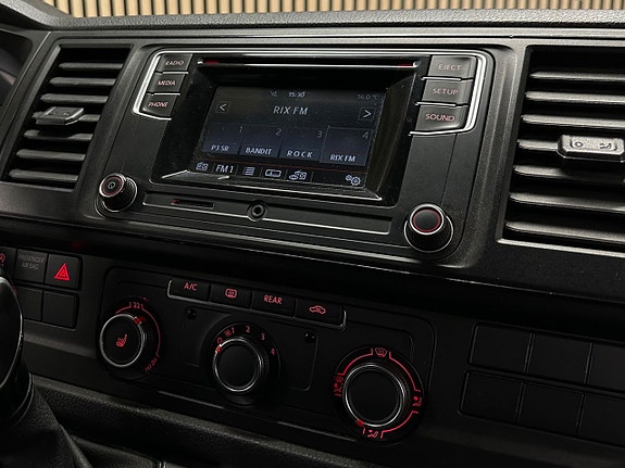 Volkswagen Caravelle 15 of 19