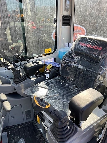 Takeuchi TB 225 Grävarpaket Brian James Engcon 5 of 5