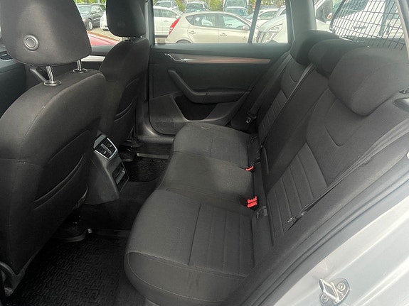 Skoda Octavia 9 of 26