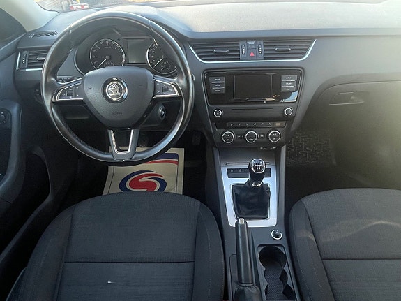 Skoda Octavia 14 of 26