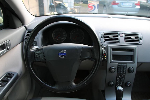 Volvo V50 11 of 14