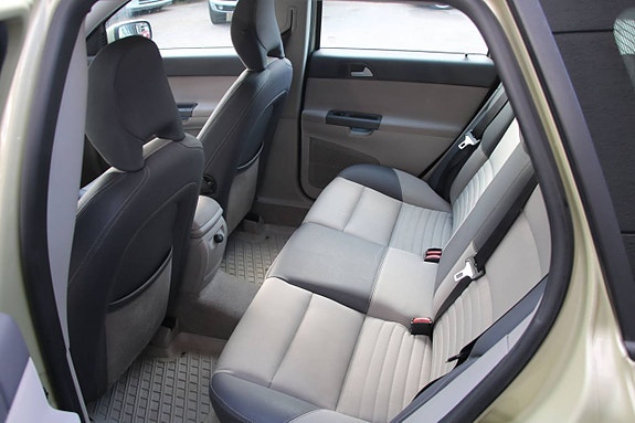 Volvo V50 12 of 14