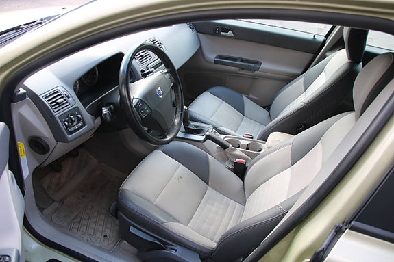 Volvo V50 8 of 14