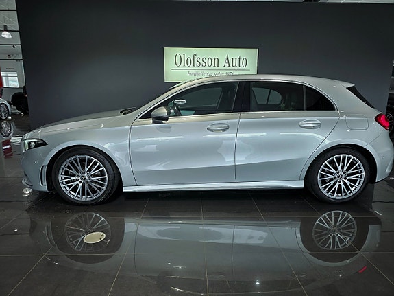 Mercedes-Benz A200 d 2 of 5
