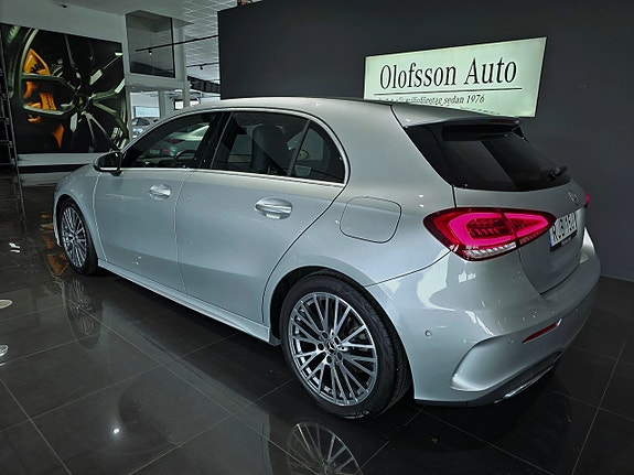 Mercedes-Benz A200 d 3 of 5