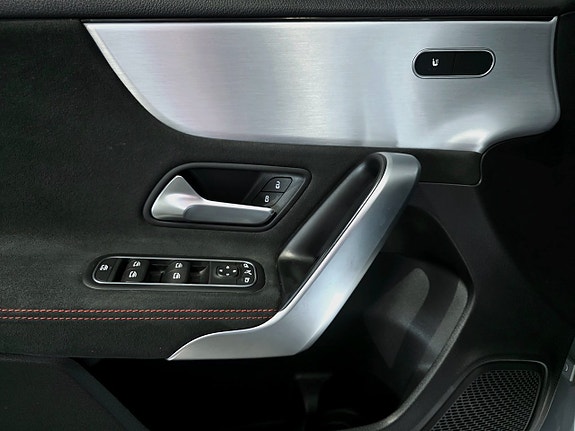 Mercedes-Benz A200 d 13 of 16