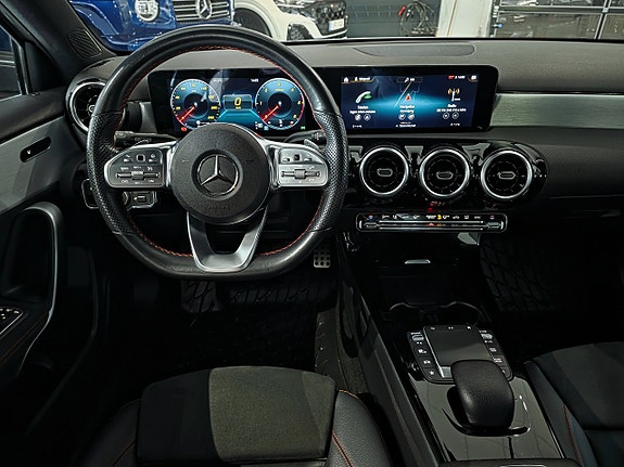 Mercedes-Benz A200 d 4 of 5