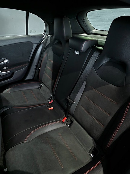 Mercedes-Benz A200 d 16 of 16