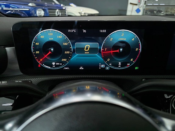 Mercedes-Benz A200 d 10 of 16