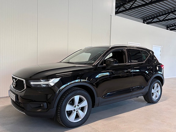 Volvo XC40 4 of 5