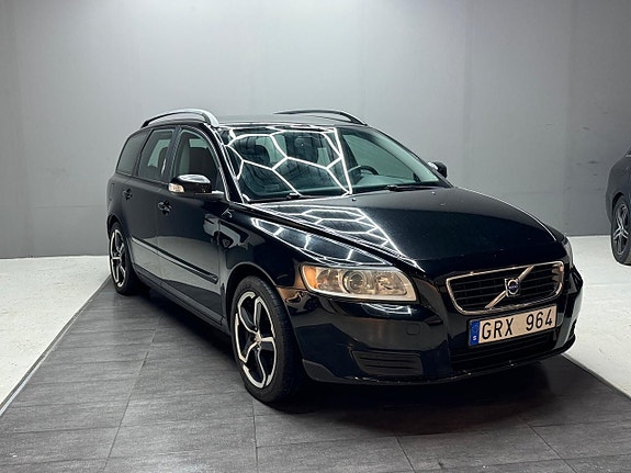 Volvo V50 2 of 5