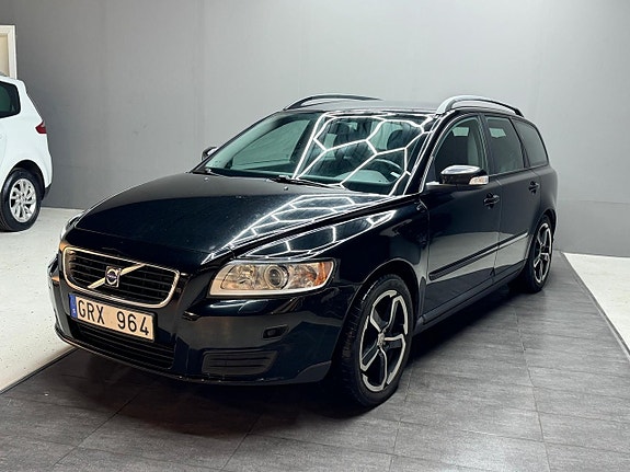 Volvo V50 3 of 5