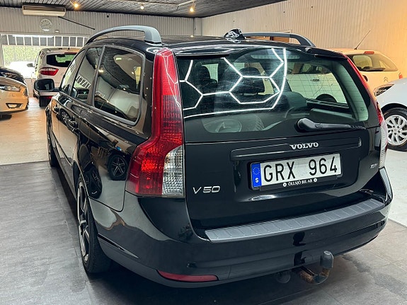 Volvo V50 4 of 5
