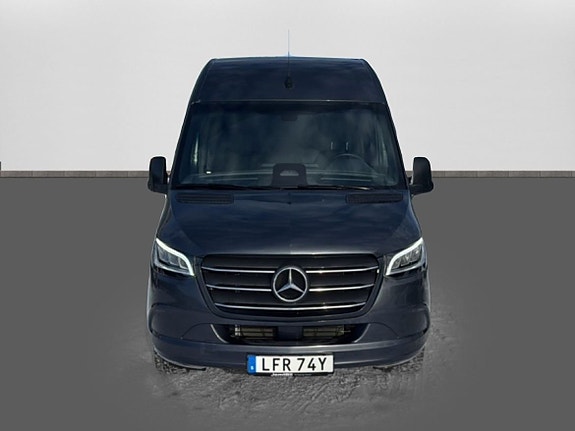 Mercedes-Benz Sprinter 208 4 of 5