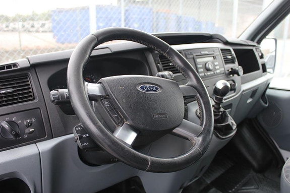 Ford Transit 9 of 12