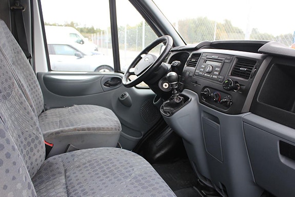 Ford Transit 10 of 12