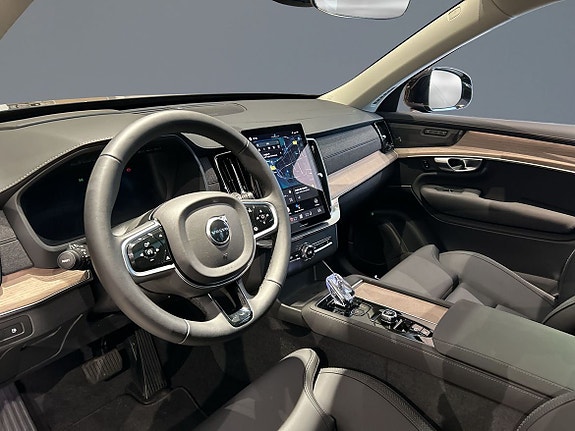 Volvo XC90 4 of 14
