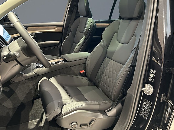 Volvo XC90 5 of 14