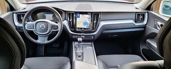 Volvo XC60 8 of 12