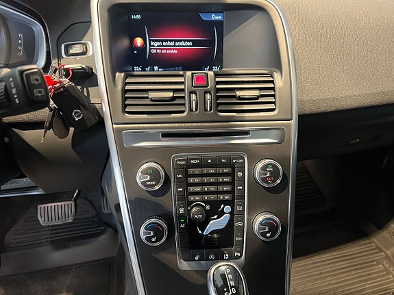 Volvo XC60 12 of 15