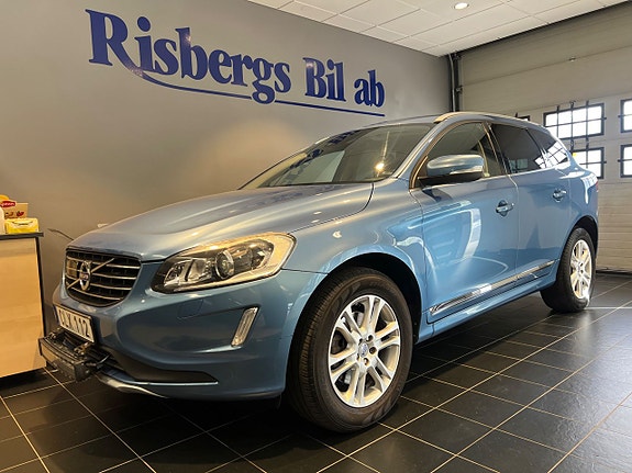 Volvo XC60 2 of 15