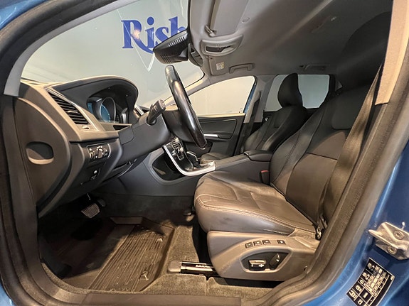 Volvo XC60 9 of 15