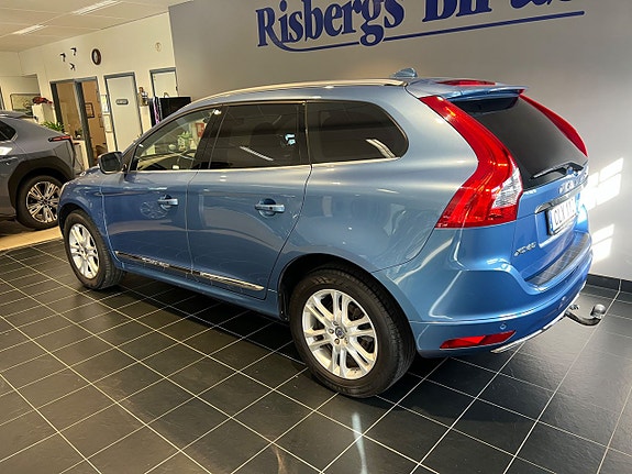 Volvo XC60 4 of 15
