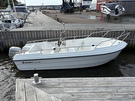 Vi köper din båt! Vi tar vårputsen.