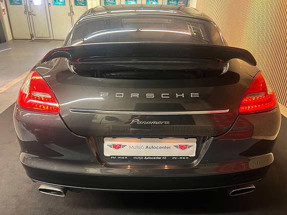 Porsche Panamera 4 of 5