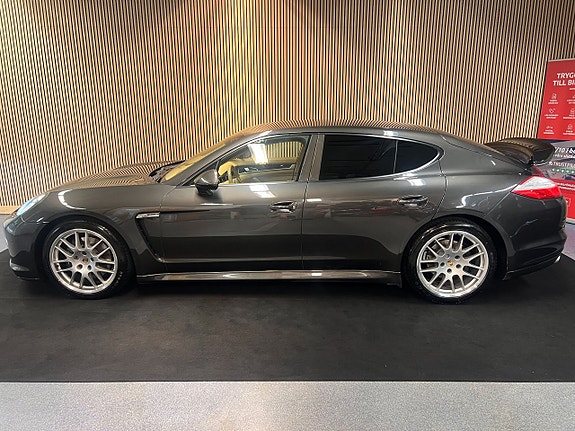 Porsche Panamera 2 of 5