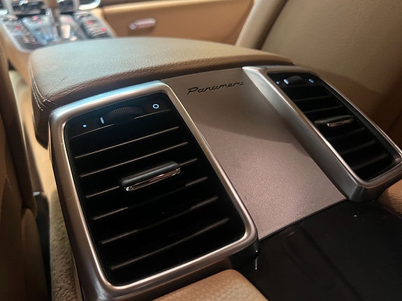 Porsche Panamera 19 of 21