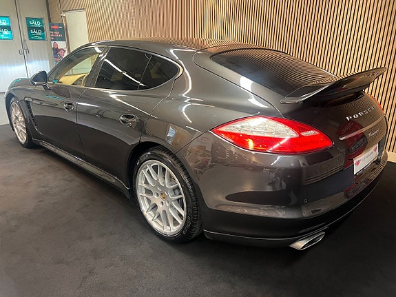 Porsche Panamera 3 of 5
