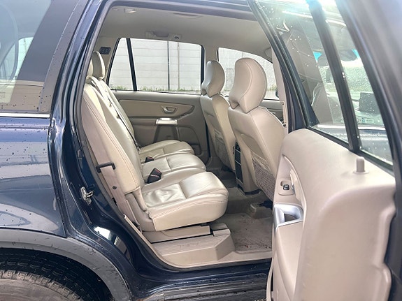 Volvo XC90 6 of 8