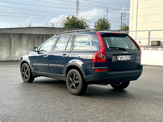 Volvo XC90 4 of 8