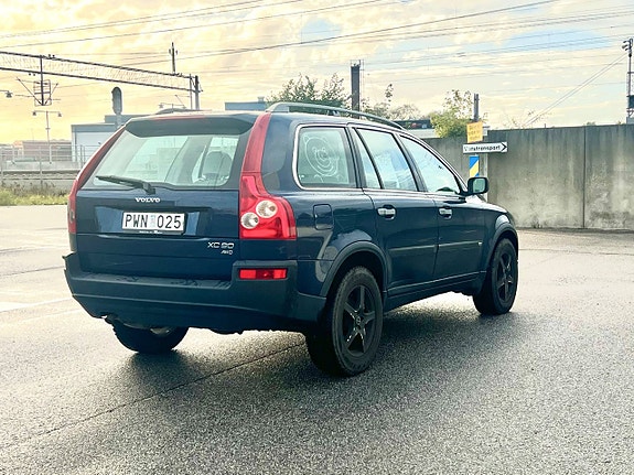 Volvo XC90 3 of 8